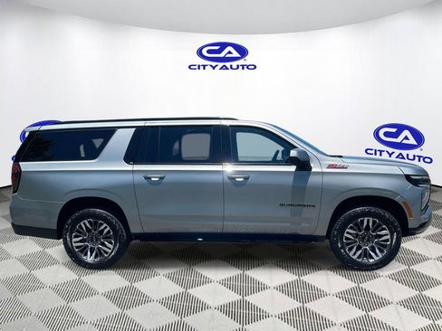 Used 2025 Chevrolet Suburban Z71 AWD/4WD image 2