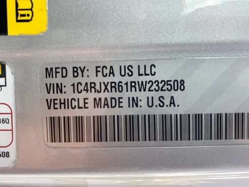 Used 2024 Jeep Wrangler Unlimited Rubicon 4xe AWD/4WD image 31