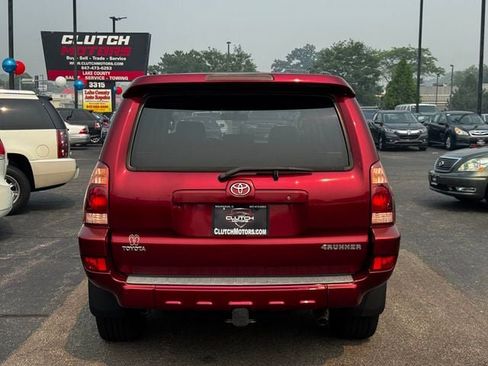 Used 2005 Toyota 4Runner SR5 AWD/4WD image 6