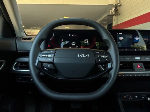 Used 2026 Kia K4 FWD image 33