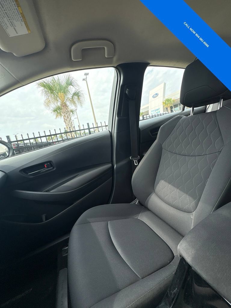 Used 2022 Toyota Corolla LE FWD image 39