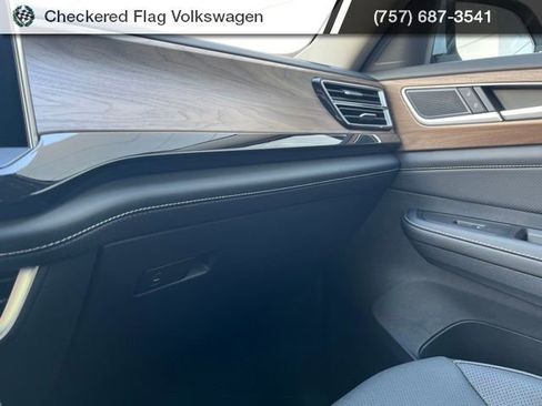 New 2026 Volkswagen Atlas SE image 44