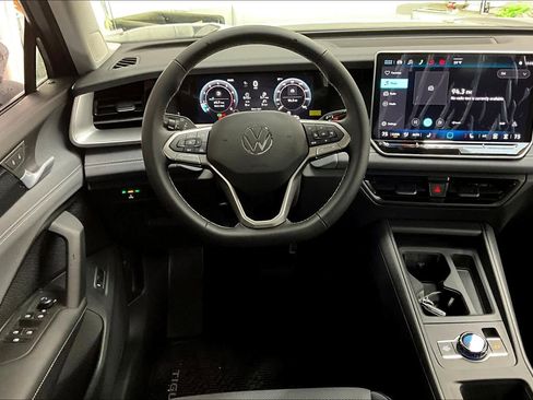 New 2026 Volkswagen Tiguan SE image 15