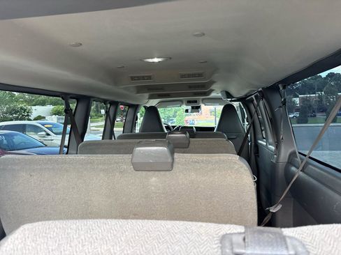 Used 2019 Chevrolet Express 3500 LT w/ LT Preferred Equipment Group RWD image 17