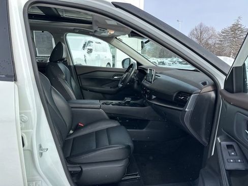 Certified 2023 Nissan Rogue SV w/ SV Premium Package image 16