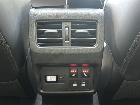 Used 2026 Nissan Rogue Platinum w/ Platinum Premium Package AWD/4WD image 19
