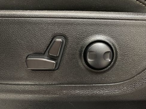 Used 2025 RAM 1500 Big Horn AWD/4WD image 5