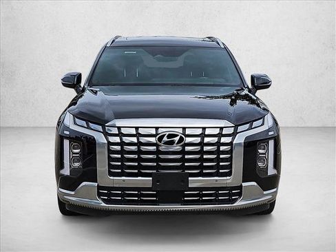 Used 2024 Hyundai Palisade Calligraphy FWD image 2