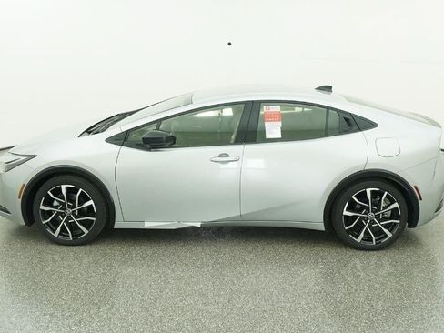 New 2026 Toyota Prius Plug-In Hybrid FWD image 3