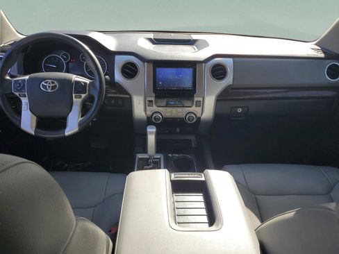 Used 2014 Toyota Tundra Limited w/ Limited Premium Package image 9