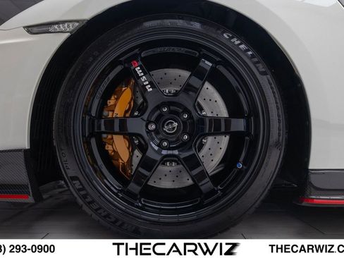 Used 2018 Nissan GT-R NISMO AWD/4WD image 13
