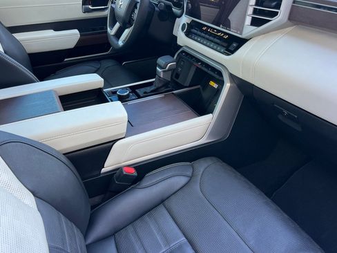 Used 2023 Toyota Sequoia Capstone AWD/4WD image 17