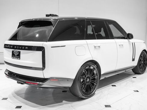 Used 2023 Land Rover Range Rover SE AWD/4WD image 10