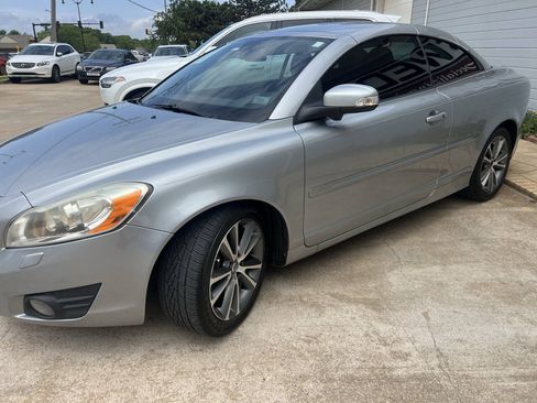Used 2012 Volvo C70 T5 FWD image 4