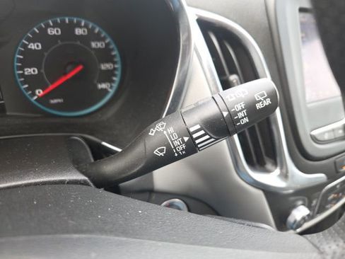 Used 2022 Chevrolet Equinox LS w/ LPO, Floor Liner Package image 37