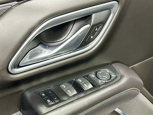 Used 2021 GMC Yukon SLT w/ SLT Luxury Plus Package image 18