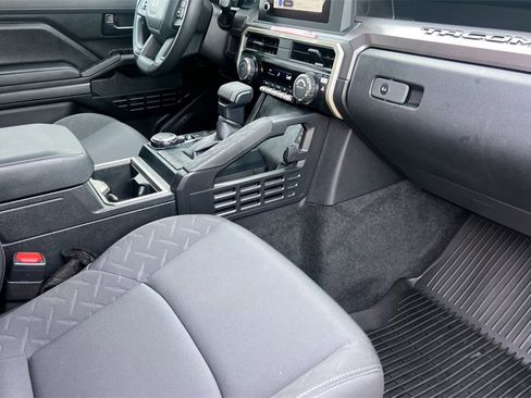 Certified 2025 Toyota Tacoma SR5 image 19