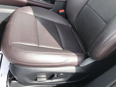 Used 2025 Ford Explorer Platinum w/ Ultimate Package image 12