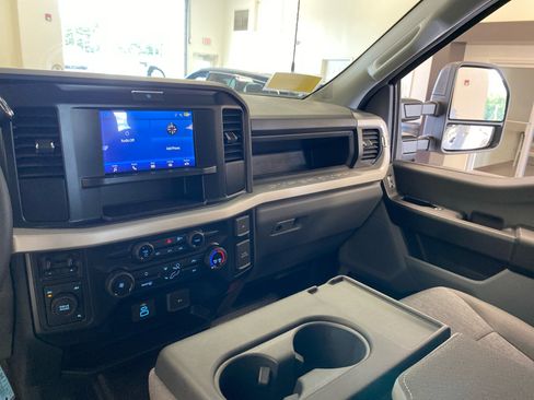 New 2026 Ford F550 4x4 Supercab Super Duty image 18