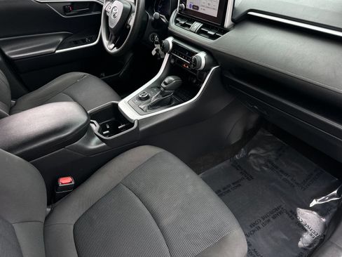 Used 2024 Toyota RAV4 LE AWD/4WD image 15