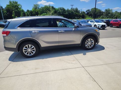 Used 2017 Kia Sorento LX FWD image 6