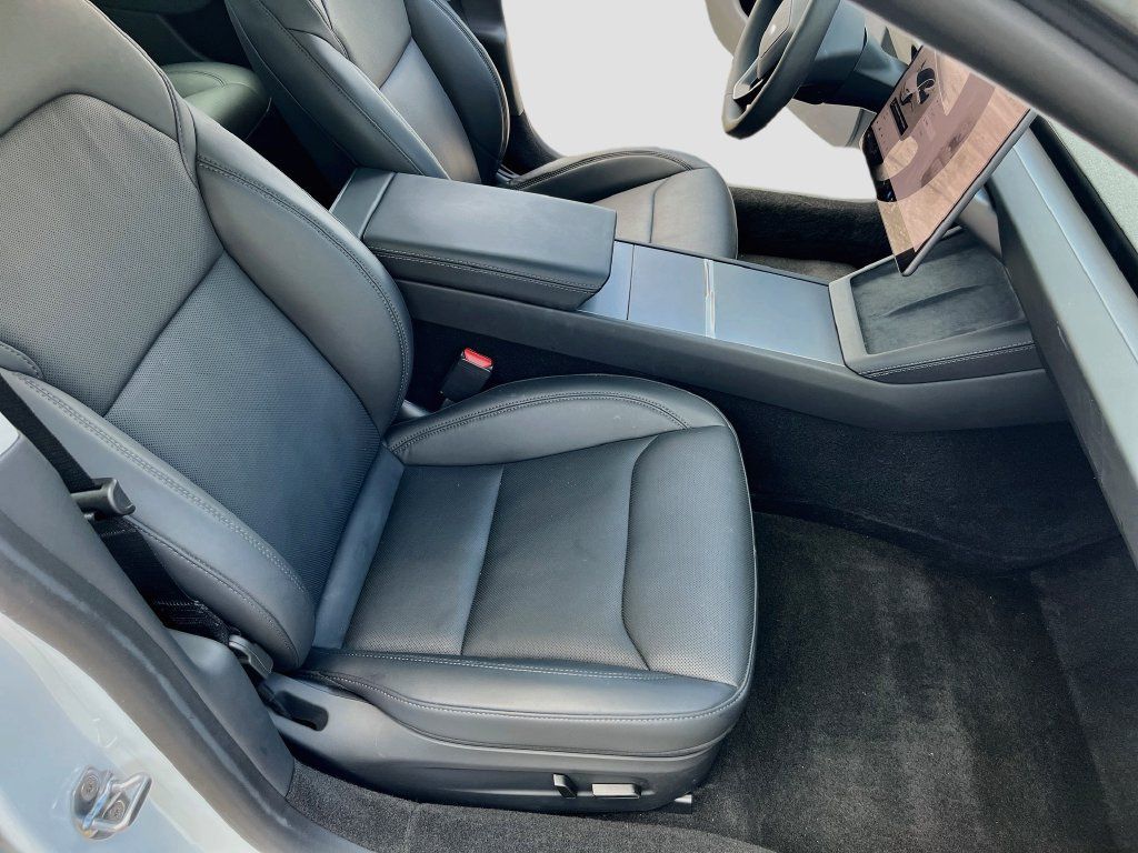 Used 2025 Tesla Model 3 Long Range RWD image 29
