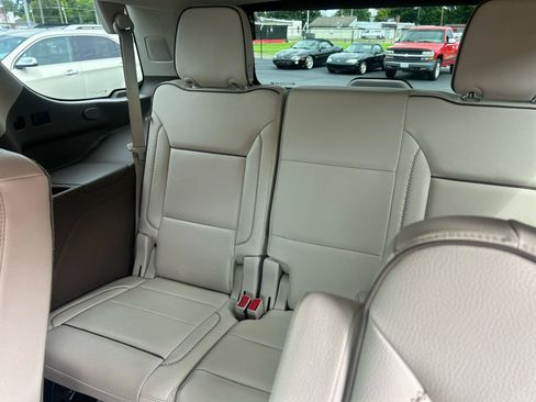 Used 2021 GMC Yukon Denali w/ Denali Premium Package AWD/4WD image 12