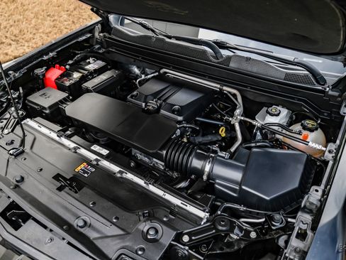 Used 2024 Chevrolet Colorado Z71 w/ Z71 Convenience Package 2 image 94