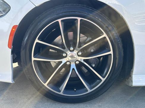 Used 2018 Dodge Charger R/T Scat Pack RWD image 9