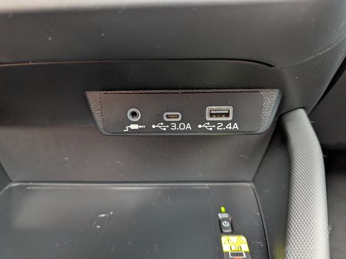 Used 2025 Subaru Forester Premium AWD/4WD image 33