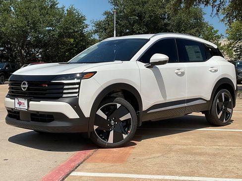 New 2025 Nissan Kicks SR image 2