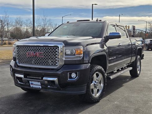Used 2015 GMC Sierra 2500 Denali image 1