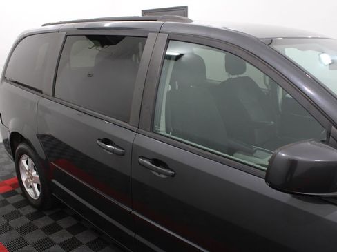Used 2012 Dodge Grand Caravan SXT image 7