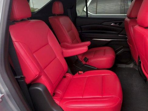 Used 2025 Chevrolet Traverse LT w/ Midnight/Sport Edition image 25