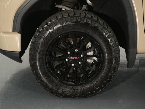 Used 2023 GMC Sierra 1500 AT4X image 39