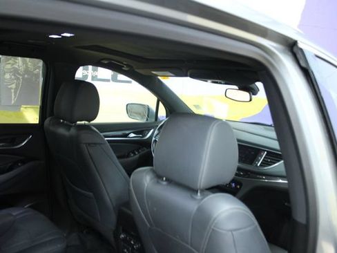 Used 2023 Buick Enclave Essence w/ Experience Buick Package AWD/4WD image 10