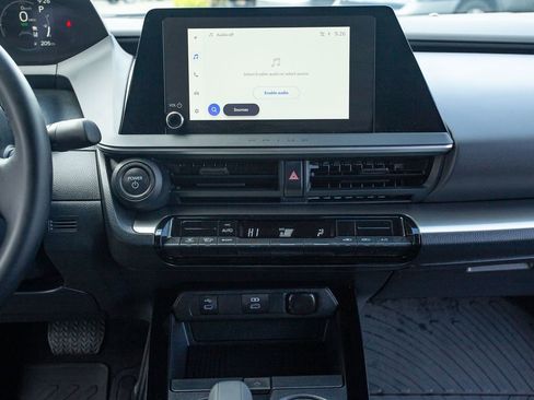 Used 2025 Toyota Prius LE AWD/4WD image 22