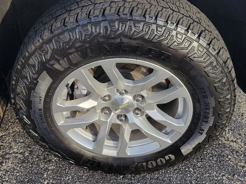 Used 2020 Chevrolet Silverado 1500 LTZ w/ LTZ Convenience Package image 14