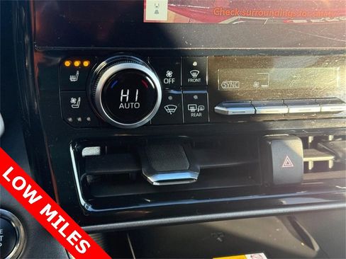 Used 2023 Toyota Highlander Limited image 22