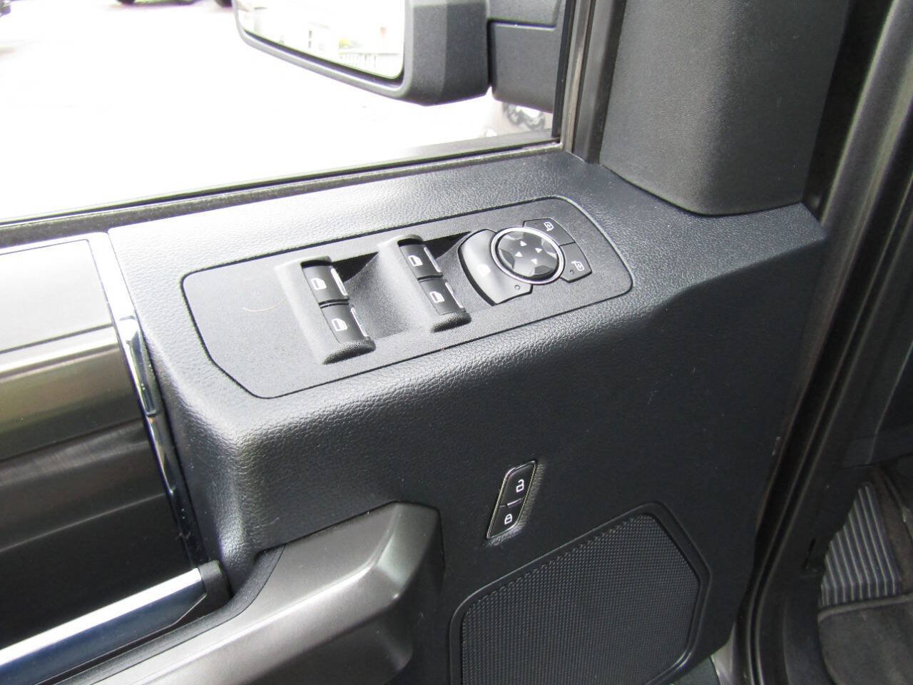 Used 2019 Ford F150 XLT w/ Equipment Group 302A Luxury AWD/4WD image 23
