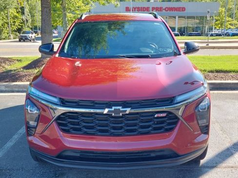 Used 2025 Chevrolet Trax RS FWD image 3