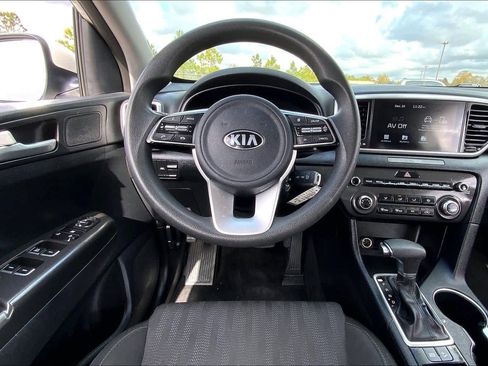 Used 2022 Kia Sportage LX image 5