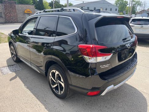 Used 2024 Subaru Forester Touring AWD/4WD image 3