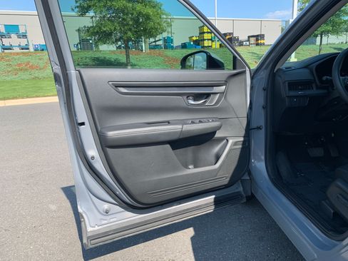 Used 2025 Honda CR-V EX image 14