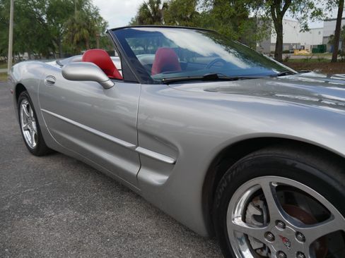 Used 2004 Chevrolet Corvette Convertible w/ Preferred Equipment Group RWD image 91