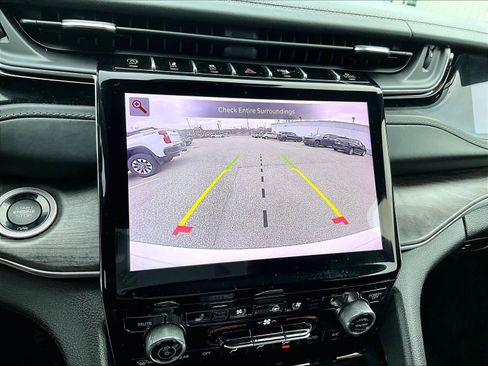 Used 2023 Jeep Grand Cherokee Overland image 19