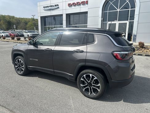 Used 2022 Jeep Compass Limited AWD/4WD image 10