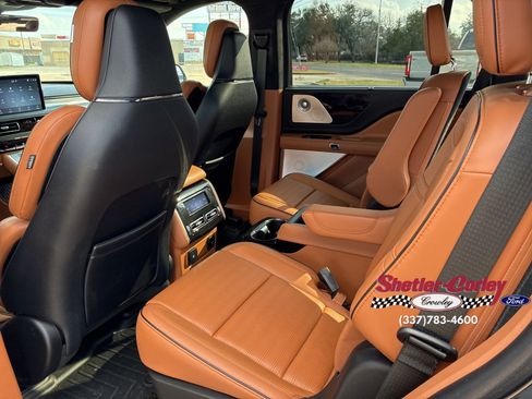 Used 2022 Lincoln Aviator Black Label Grand Touring w/ Class IV Trailer Tow Package image 14