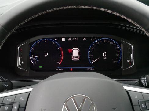 Used 2024 Volkswagen Taos SEL AWD/4WD image 21