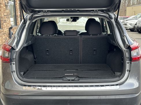 Used 2021 Nissan Rogue Sport SV image 11